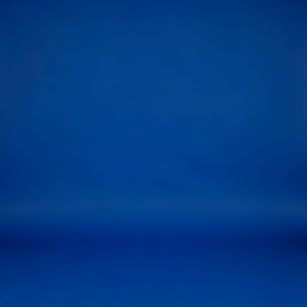 Capa de livro educativo em fundo de estúdio limpo, tons neutros e atmosfera acolhedora